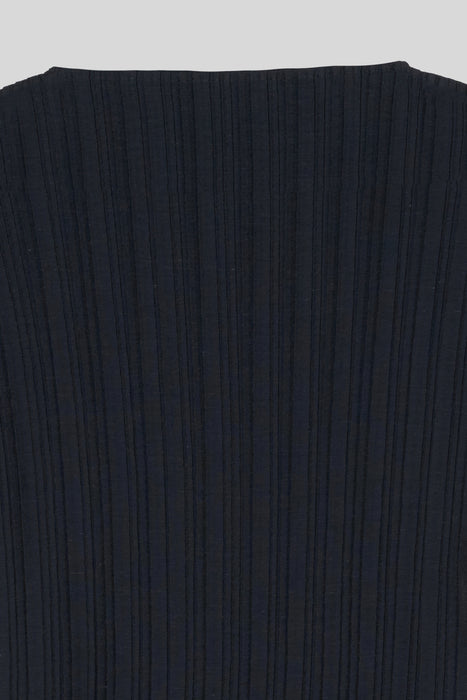 Pleats Carve Tops_Black