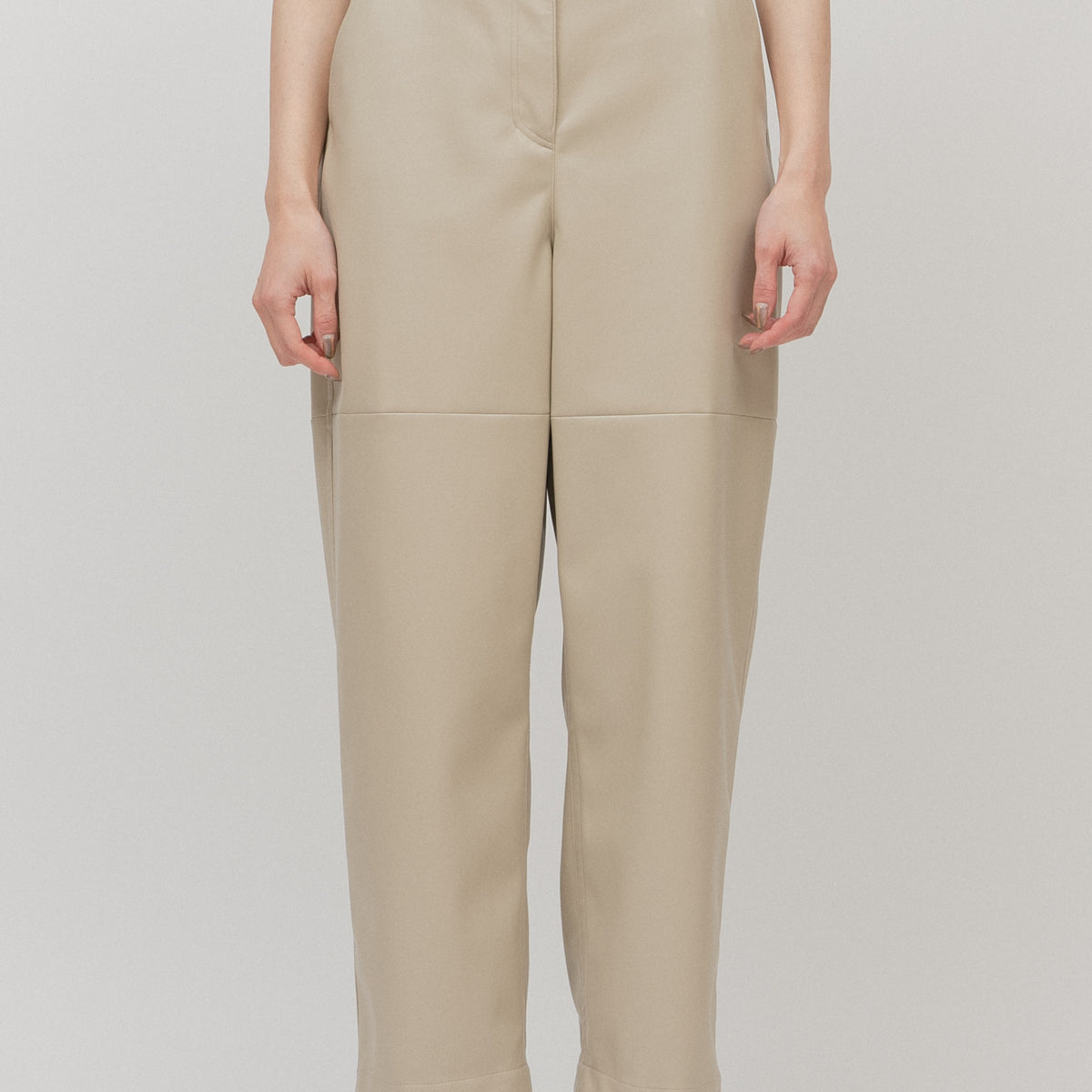 Synthetic leather Tapered pant_Beige– IIROT