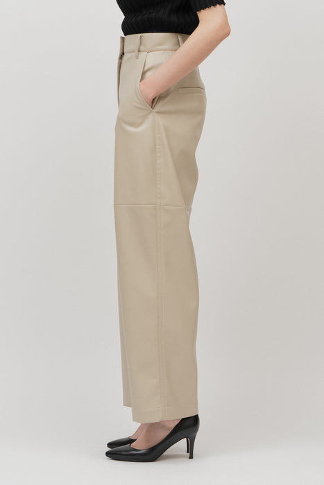 Synthetic leather Tapered pant_Beige– IIROT