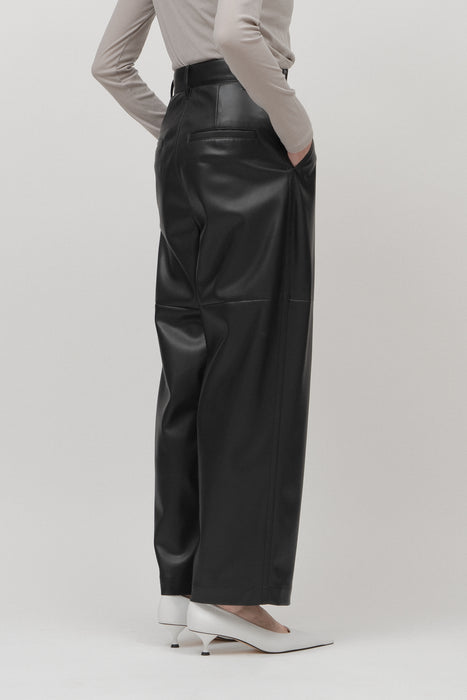 Synthetic leather Tapered pant_Black