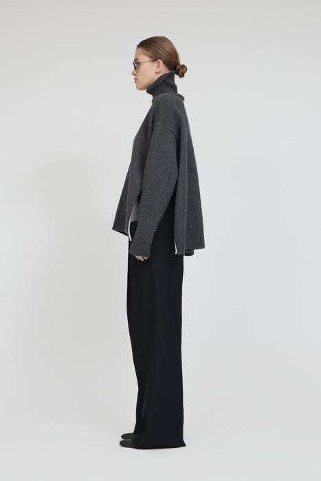 Tasmania Lam Turtle Knit_Gray