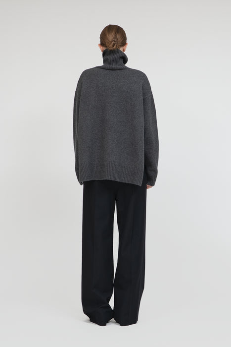 Tasmania Lam Turtle Knit_Gray