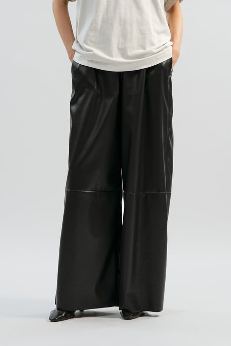 Synthetic Leather Wide Trousers_Black