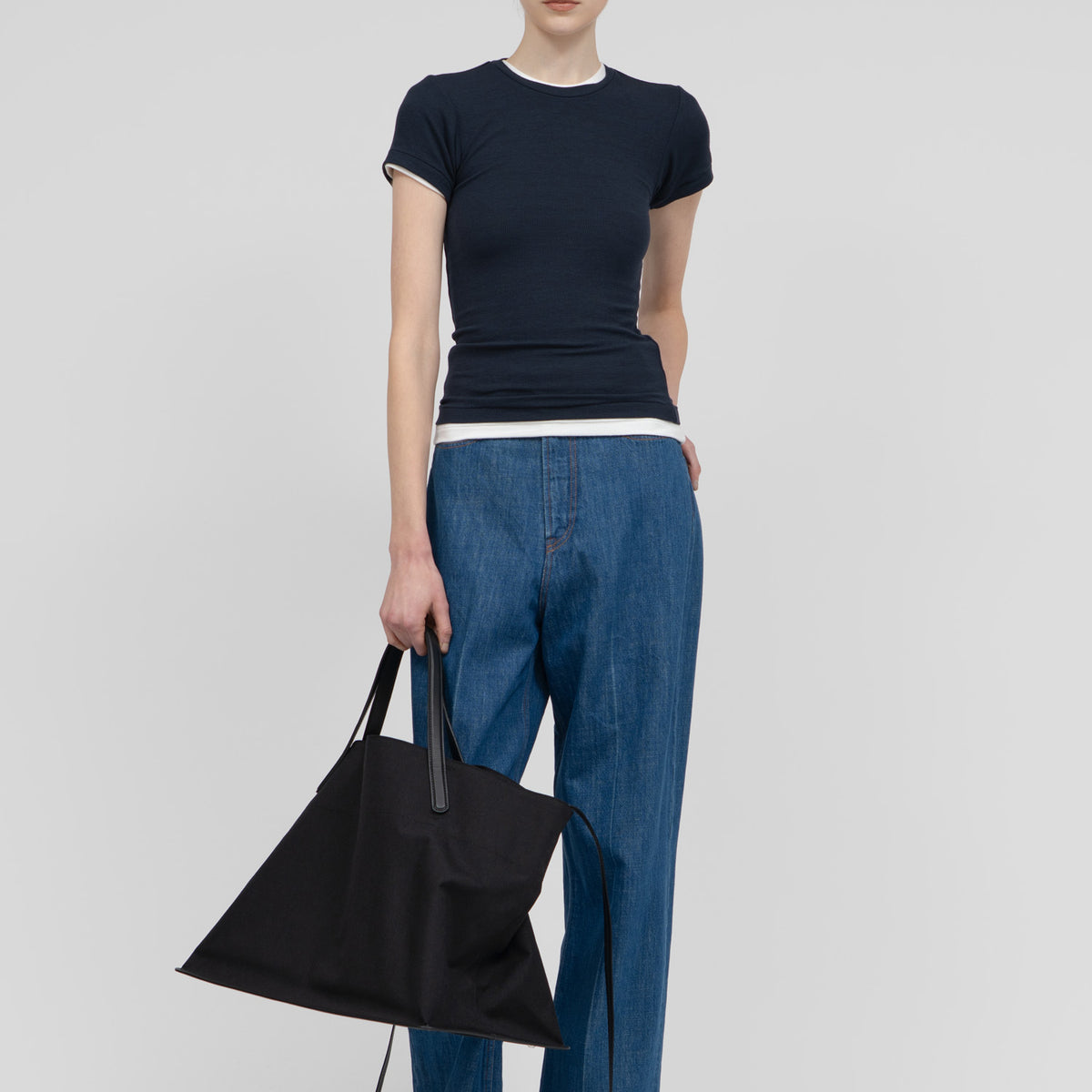 【新品未使用タグ付き】IIROT Tapered Jeans_Blue Tapered Jeans_Blue– IIROT