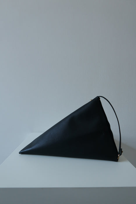 Triangle Leather Pouch_Black