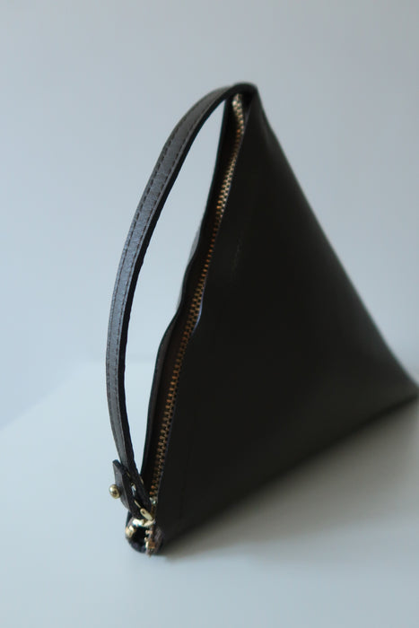 Triangle Leather Pouch_Black