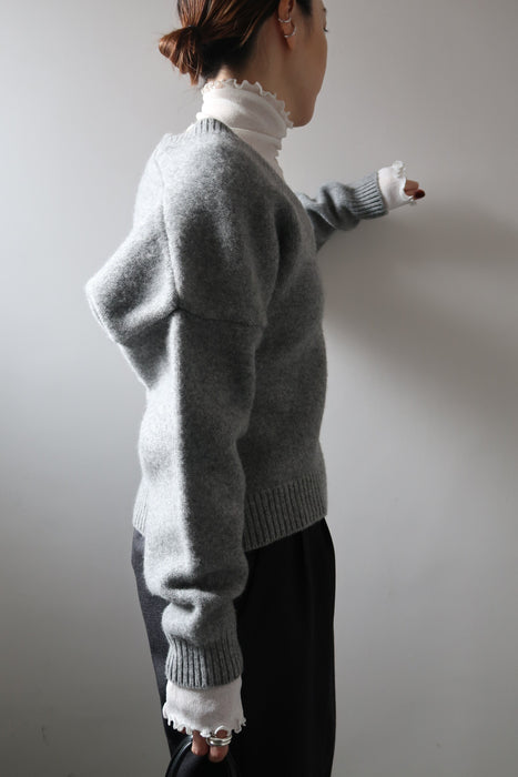 Extra fine lambswool V-neck knit