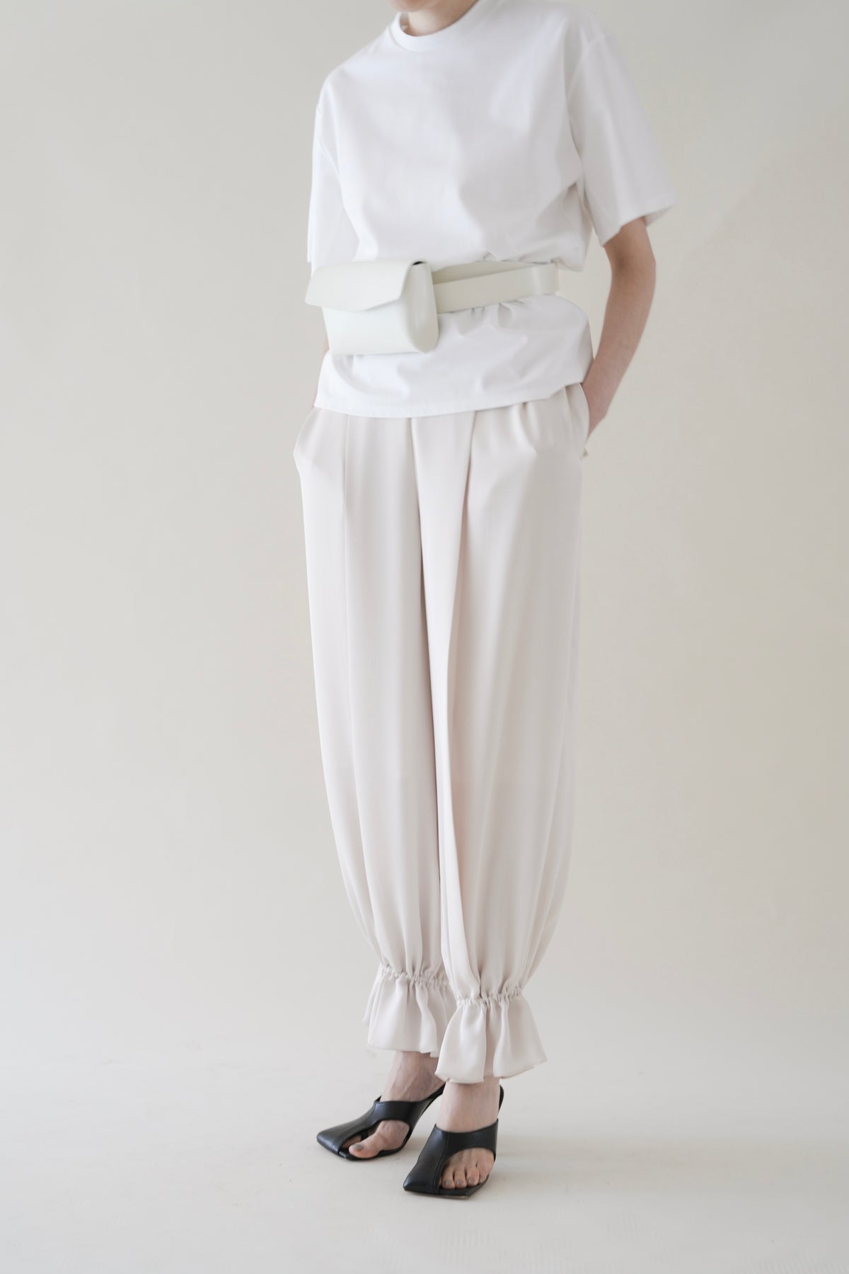 Satin trousers_Ivory– IIROT